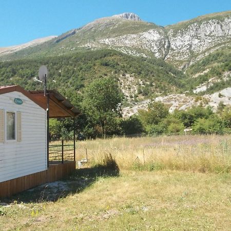 Bungalow Blieux Екстериор снимка