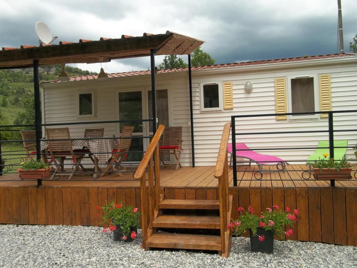 Bungalow Blieux Екстериор снимка
