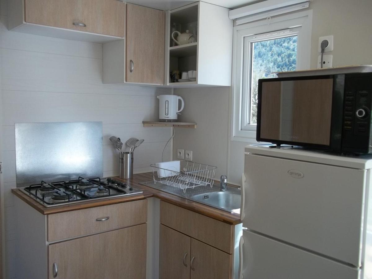 Bungalow Blieux Екстериор снимка