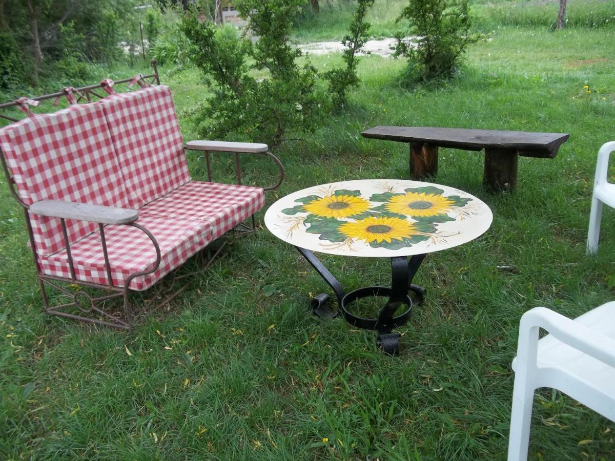 Bungalow Blieux Екстериор снимка