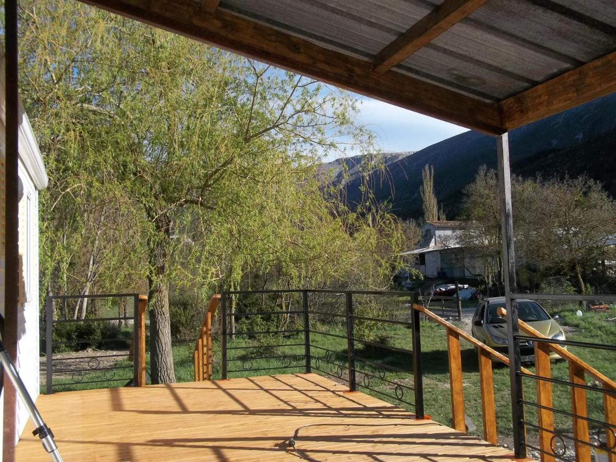 Bungalow Blieux Екстериор снимка